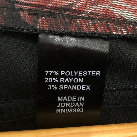 Slimming Options floral plaid stirrup leggings - Picture 6 of 7